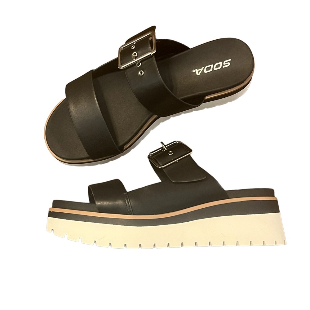 🌟NWOT🌟 Soda Black Platform Sandals